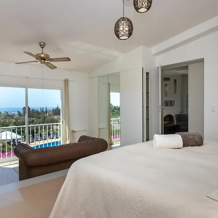 Вилла Salto With Fantastic Ocean Views *