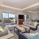 Villa Salto With Fantastic Ocean Views *